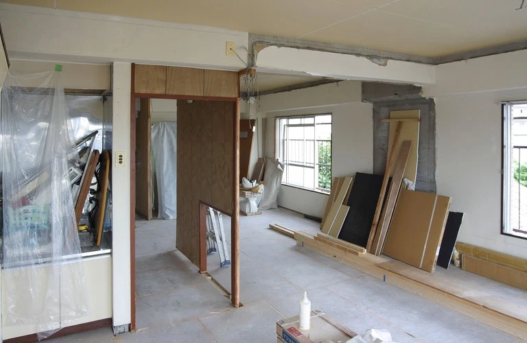 内装だけを取り壊し | 奈良の解体工事なら𠮷村建材株式会社